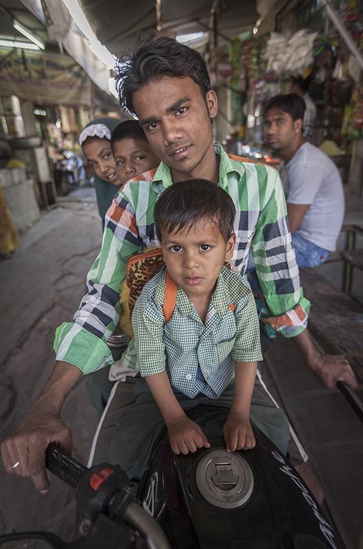 FAMILY, Jodphur India ©Harvey Stein 2013